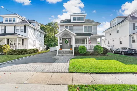 75 Liberty Ave, Rockville Centre, NY 11570
