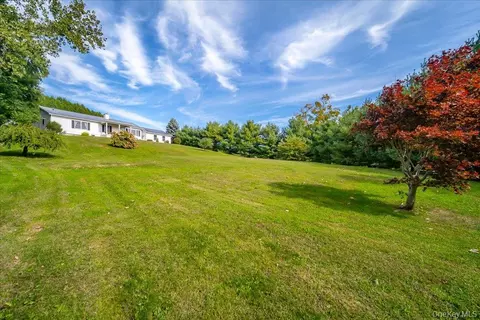 59 Conklin Hill Rd, Milton, NY 12547