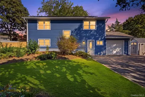 23 Dave Ln, South Setauket, NY 11720