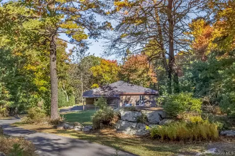 296 Circle Rd, Cragsmoor, NY 12420