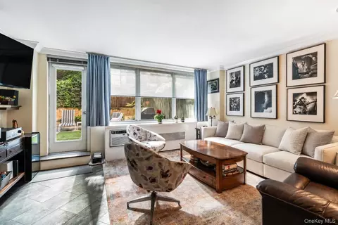 310 E 70th St #1A, New York, NY 10021