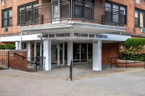 3121 Middletown Rd #2B, New York, NY 10461