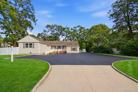 2131 Deer Park Ave, Deer Park, NY 11729