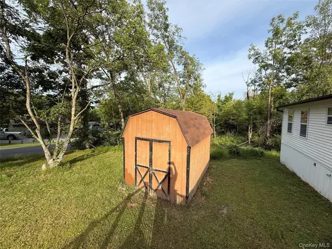 Exterior - 2 Walnut Park Lot 1 Ln, Milton, NY 12547 photo 3 of 5