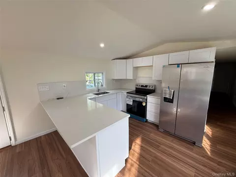 Kitchen - 2 Walnut Park Lot 1 Ln, Milton, NY 12547 photo 1 of 9