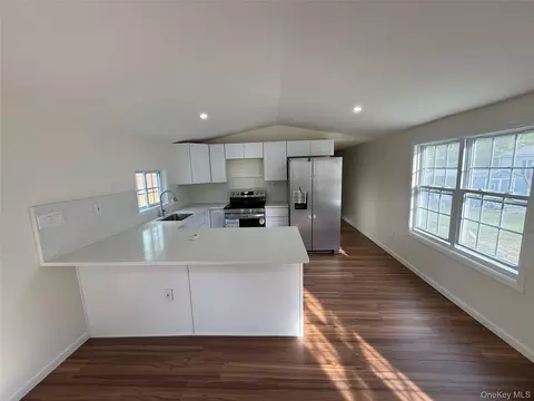 Kitchen - 2 Walnut Park Lot 1 Ln, Milton, NY 12547 photo 8 of 9