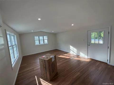 Living - 2 Walnut Park Lot 1 Ln, Milton, NY 12547 photo 3 of 7