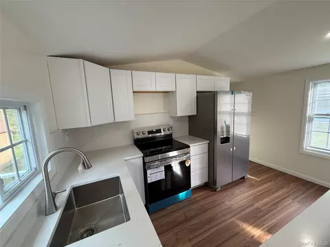 Kitchen - 2 Walnut Park Lot 1 Ln, Milton, NY 12547 photo 5 of 9