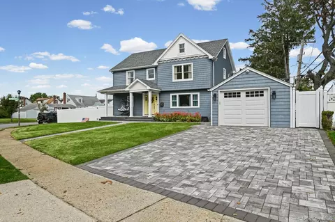 325 Paul Pl, West Hempstead, NY 11552