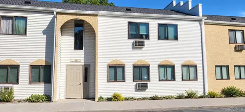 17 Carnaby St #D, Wappinger, NY 12590