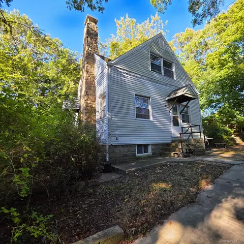 9 Friendship Dr, Rocky Point, NY 11778