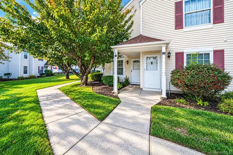 173 Fairview Cir, Middle Island, NY 11953