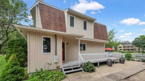 470 Windy Point Ln, Southold, NY 11971
