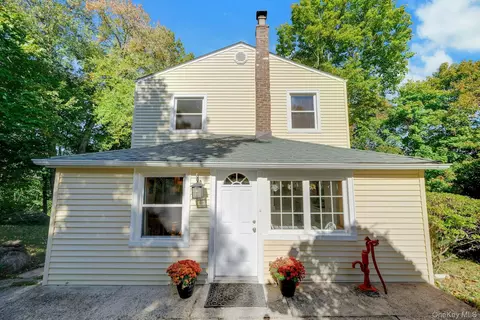 118 Circular St, Mount Pleasant, NY 10594