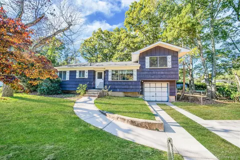 54 Mount Sinai Coram Rd, Coram, NY 11727