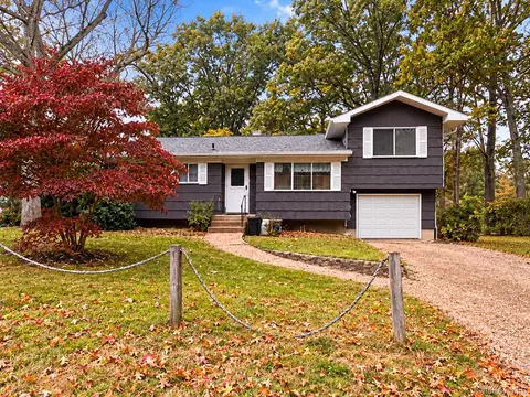 54 Mount Sinai Coram Rd, Coram, NY 11727