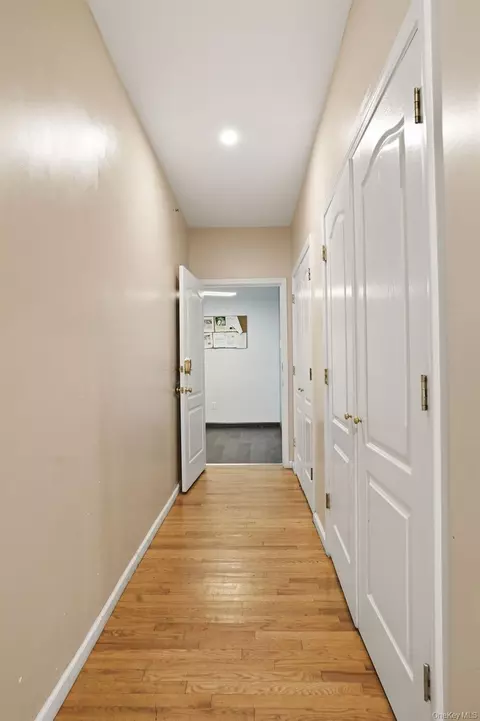 Entry Way - 21 Dinev Rd, Monroe, NY 10950 photo 3 of 4