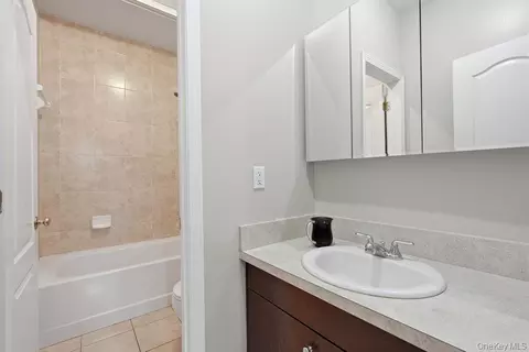 Bath - 21 Dinev Rd, Monroe, NY 10950 photo 4 of 4
