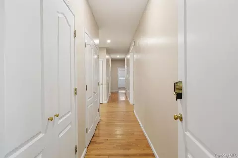 Entry Way - 21 Dinev Rd, Monroe, NY 10950 photo 4 of 4