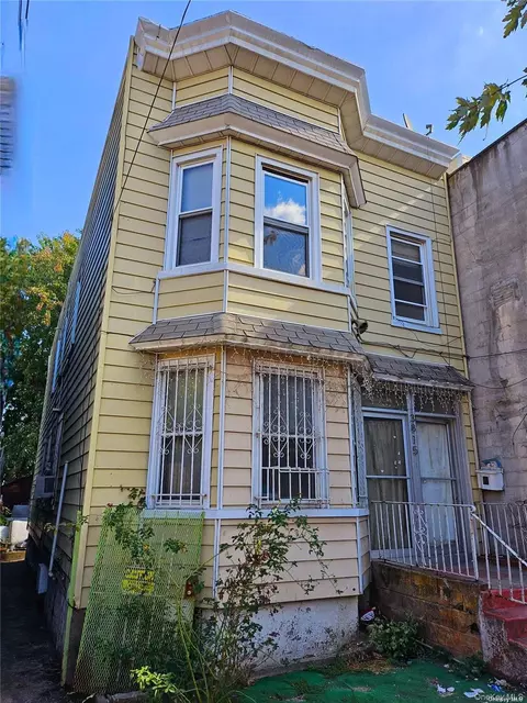38-15 97th St, New York, NY 11368