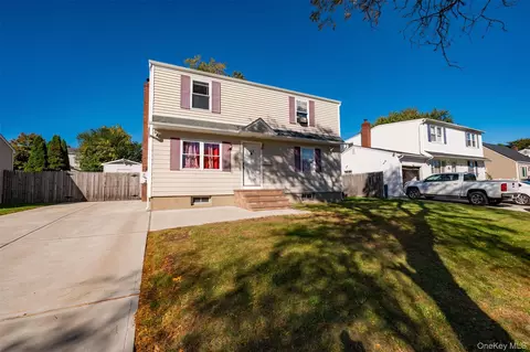 155 Wantagh Ave, Levittown, NY 11756