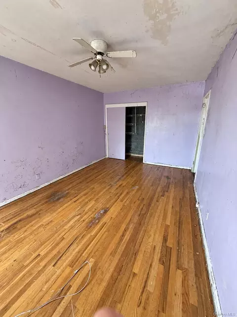14410 Gravett Rd, Flushing, NY 11367 photo 3
