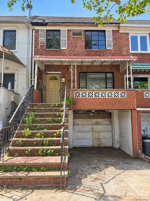 14410 Gravett Rd, Flushing, NY 11367 photo 2