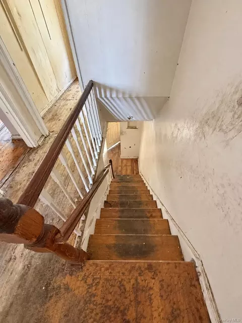 14410 Gravett Rd, Flushing, NY 11367 photo 4