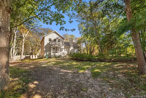 203 Head Of Pond Rd, Water Mill, NY 11976
