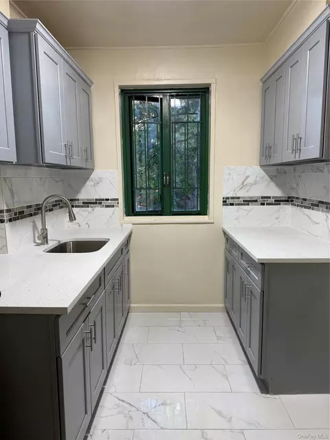 1595 Metropolitan Ave #3B, New York, NY 10462