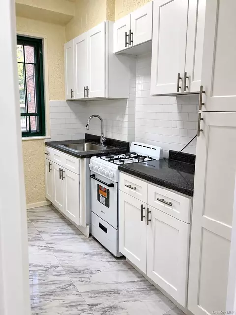1563 Metropolitan Ave #ME, New York, NY 10462
