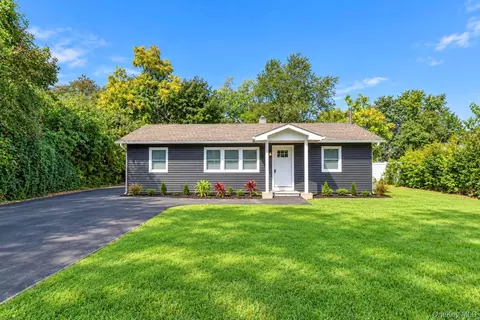 13 Patton St, Brentwood, NY 11717