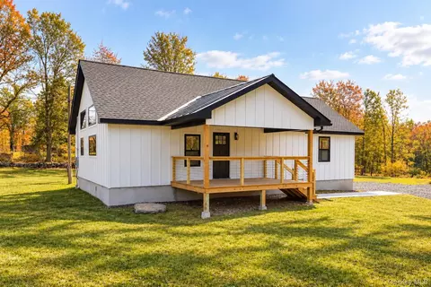119 Bakertown Rd, Rochester, NY 12404