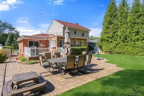 Other - 25 Beaumont Dr, Plainview, NY 11803 photo 11 of 12