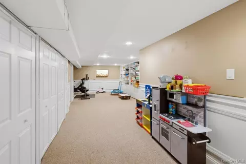 Other - 25 Beaumont Dr, Plainview, NY 11803 photo 10 of 12