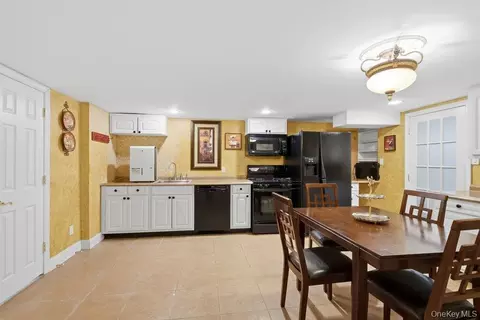 Other - 25 Beaumont Dr, Plainview, NY 11803 photo 9 of 12