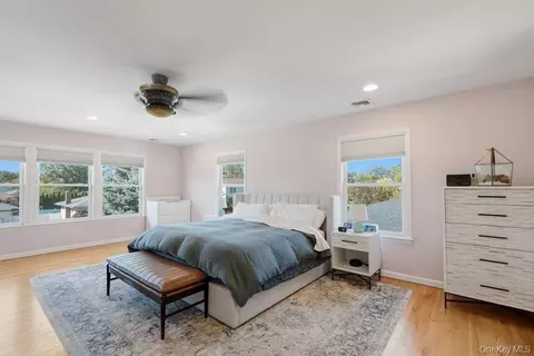 Bedroom - 25 Beaumont Dr, Plainview, NY 11803 photo 1 of 7