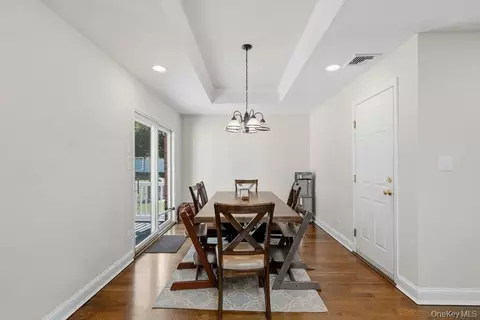 Dining - 25 Beaumont Dr, Plainview, NY 11803 photo 2 of 4