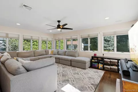 Other - 25 Beaumont Dr, Plainview, NY 11803 photo 6 of 12