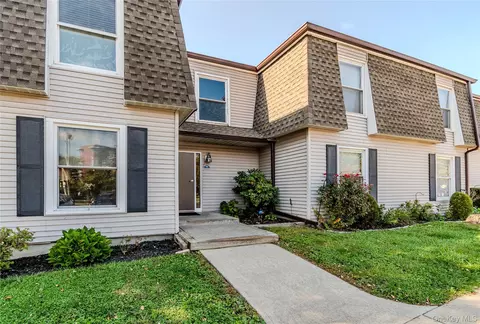 Exterior - 166 Rinaldi Blvd #A, Poughkeepsie, NY 12601 photo 5 of 6