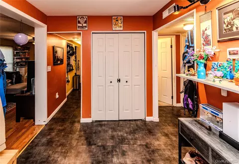 Entry Way - 166 Rinaldi Blvd #A, Poughkeepsie, NY 12601 photo 1 of 2