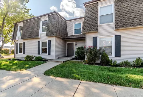 Exterior - 166 Rinaldi Blvd #A, Poughkeepsie, NY 12601 photo 3 of 6