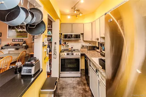 Kitchen - 166 Rinaldi Blvd #A, Poughkeepsie, NY 12601 photo 3 of 4