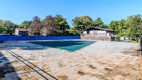 Exterior - 166 Rinaldi Blvd #A, Poughkeepsie, NY 12601 photo 6 of 6