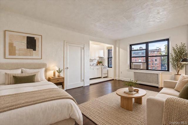 141 Woodmere Blvd #3C, Woodmere, NY 11598