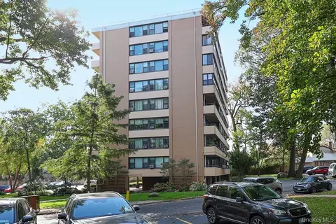 Exterior - 10-34 166th St #9D, New York, NY 11357 photo 4 of 5