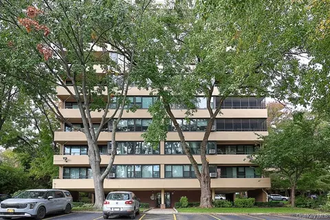 Exterior - 10-34 166th St #9D, New York, NY 11357 photo 3 of 5