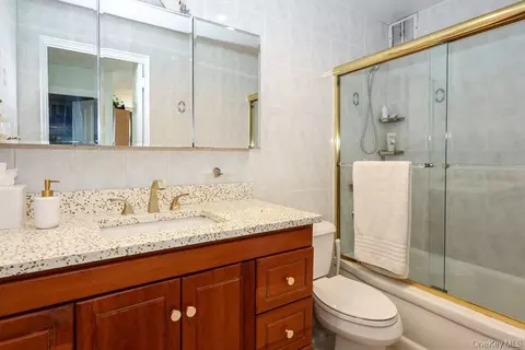 Bath - 10-34 166th St #9D, New York, NY 11357 photo 1 of 1