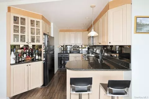Kitchen - 10-34 166th St #9D, New York, NY 11357 photo 2 of 5