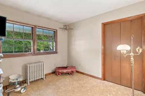 Bedroom - 199 Lauer Rd, Poughkeepsie, NY 12603 photo 4 of 4